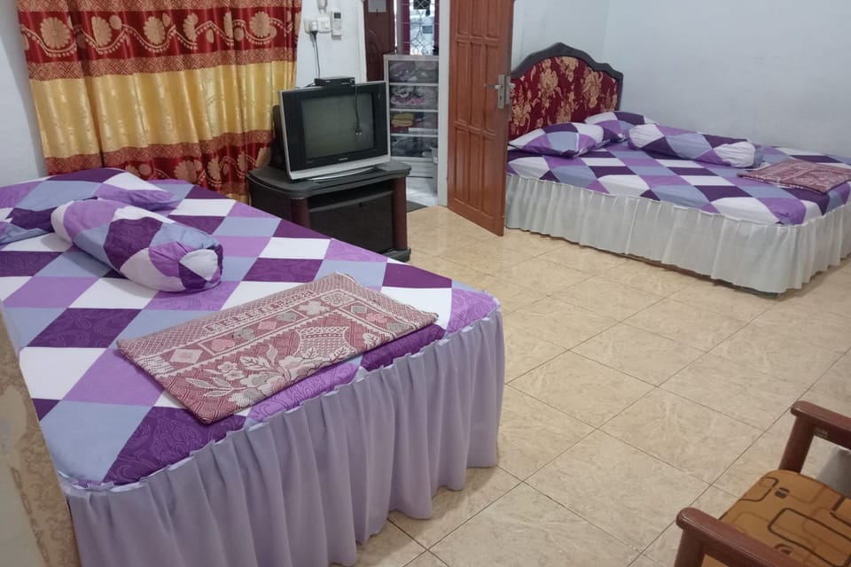 Deluxe Twin Room | Minibar, desk, WiFi (free)