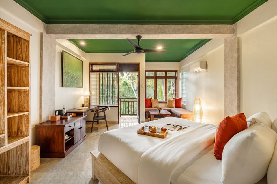 Minibar, desk, free WiFi, bed sheets