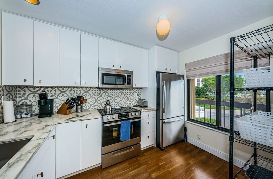 22-web-or-mls-Kitchen 3