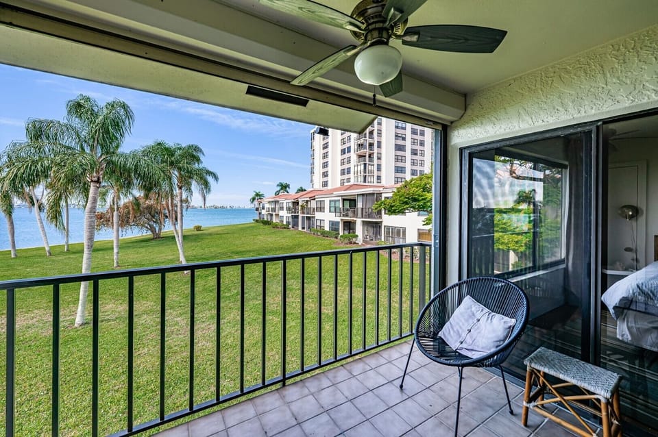 2-web-or-mls-Balcony 2