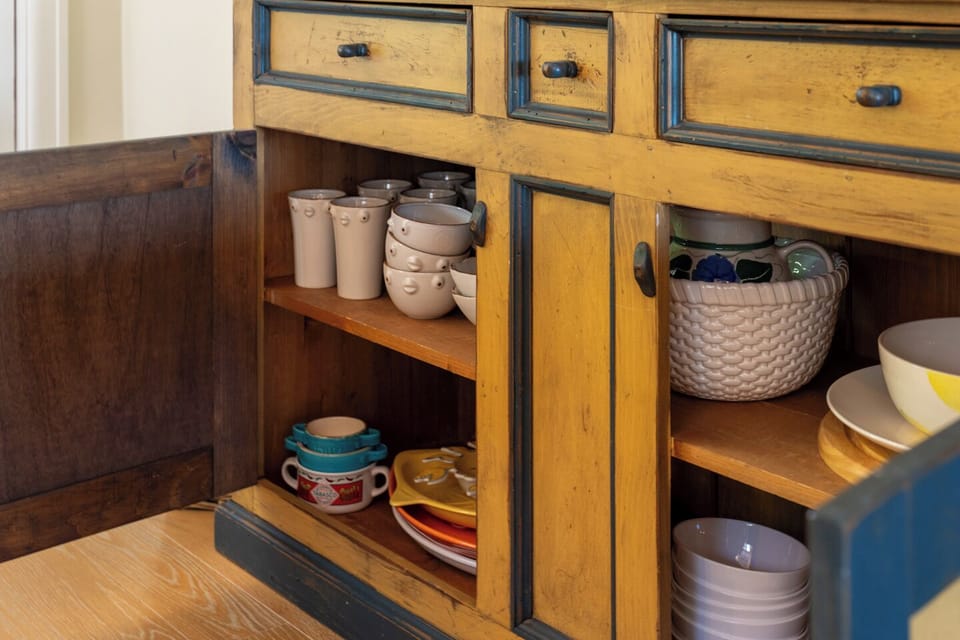 Our guests are welcome to use any serving dishes inside or outside with the outdoor kitchen. 