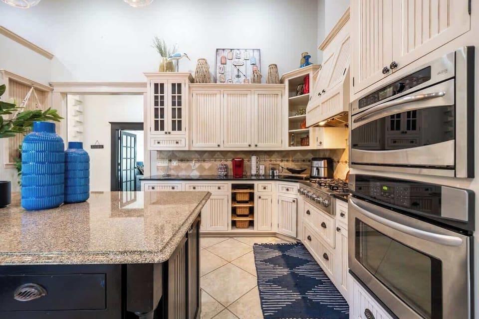 There is plenty of storage space for all your favorite snacks