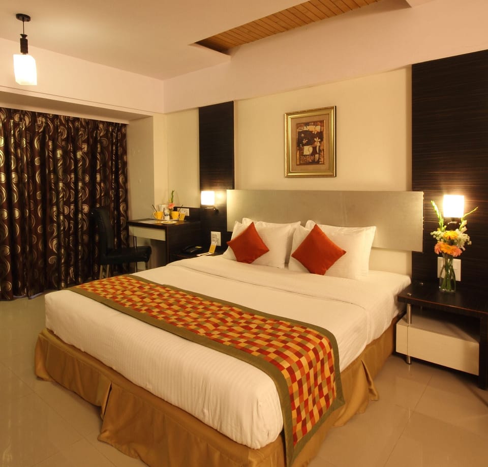 Deluxe Double or Twin Room | In-room safe, blackout drapes, iron/ironing board, free WiFi