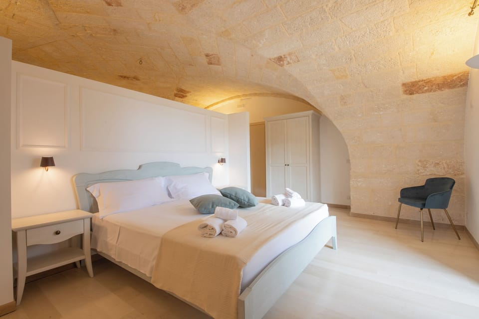 Family Room, Garden View | Premium bedding, down comforters, minibar, laptop workspace