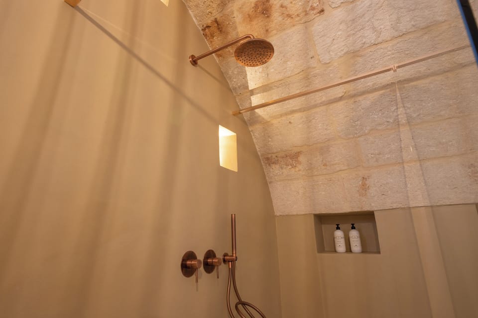 Family Room, Garden View | Bathroom | Hair dryer, bidet, towels, soap