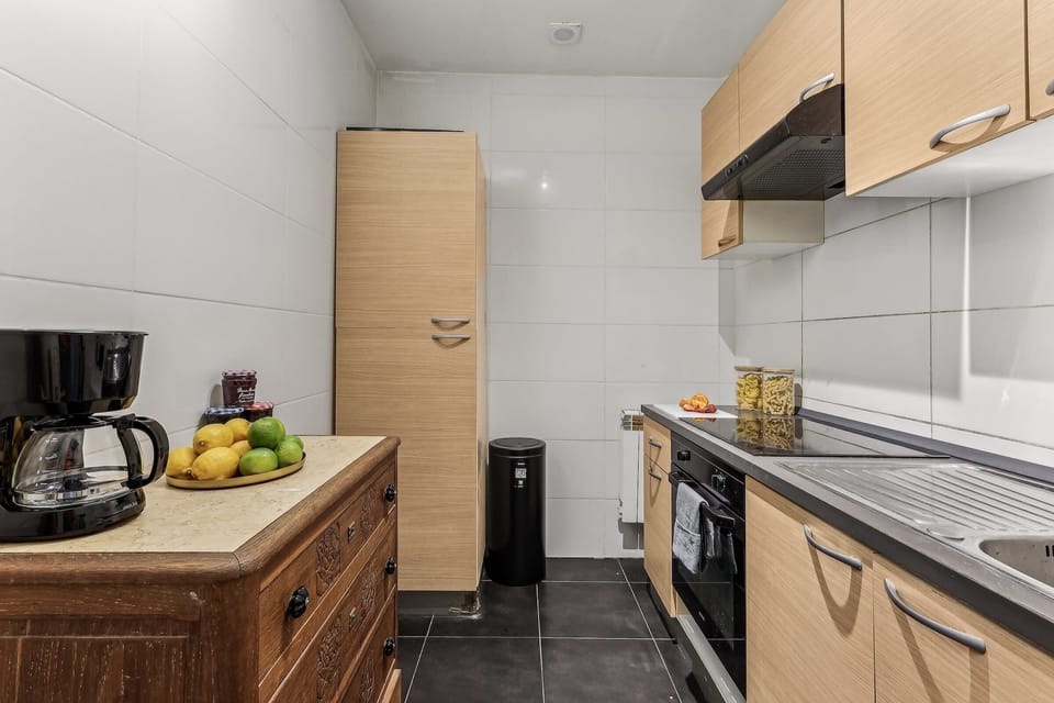 The kitchen is fully equipped to prepare a simple meal