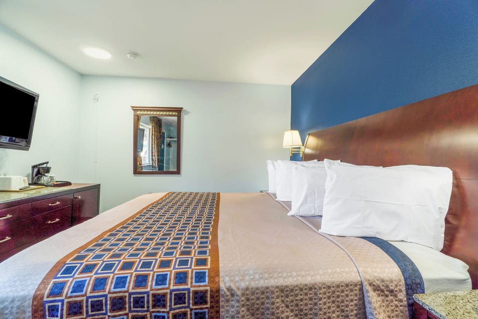 Free cribs/infant beds, free WiFi, bed sheets