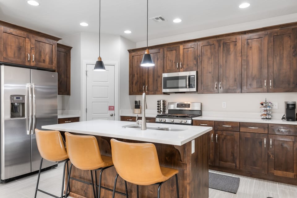 Townhome, 4 Bedrooms | Private kitchen | Coffee/tea maker, fridge, oven, toaster