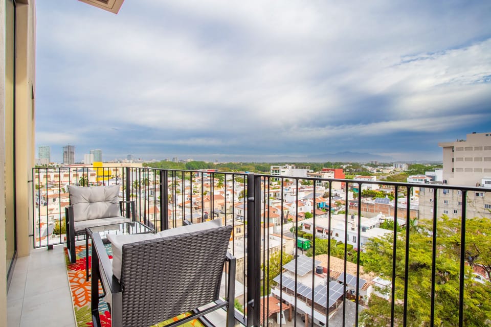 High-end condo in the heart of Versalles
