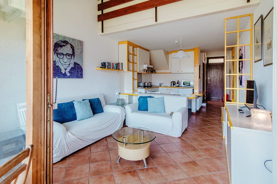 Apartment, Lake View | Living area