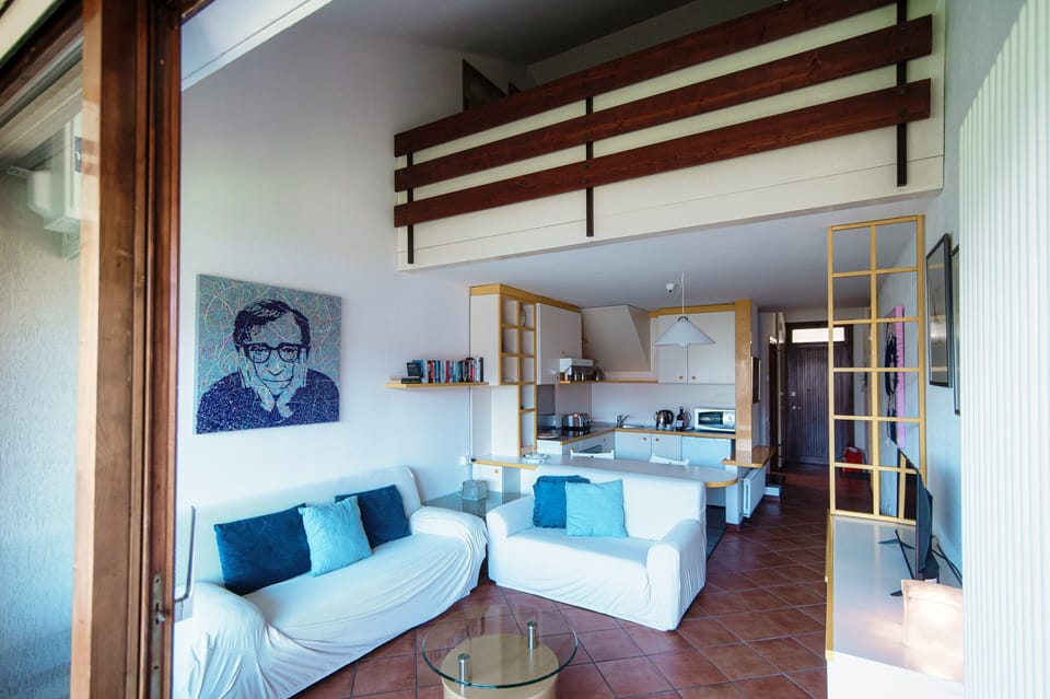 Apartment, Lake View | Living room