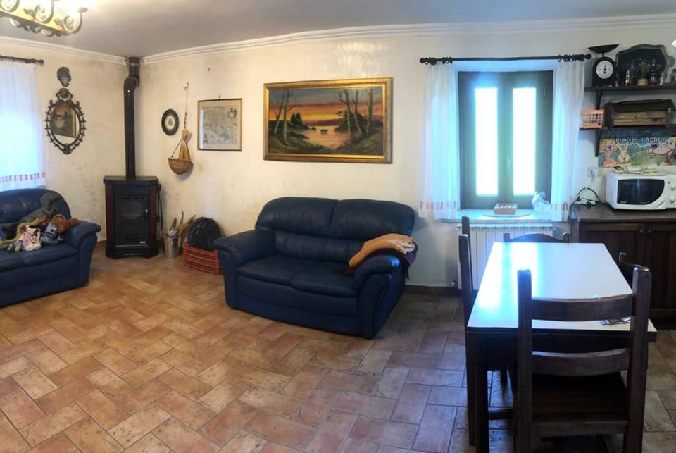 House, 3 Bedrooms, Smoking, Balcony | Lounge