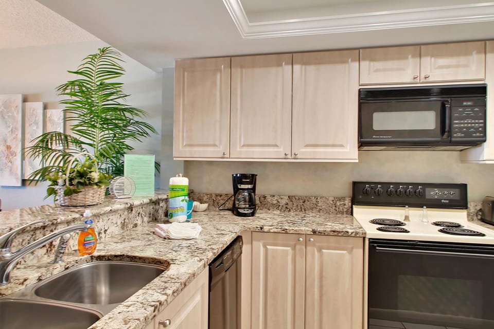 Condo, 1 Queen Bed with Sofa bed (Land's End 6-404 Beach Front) | Private kitchen | Oven, toaster