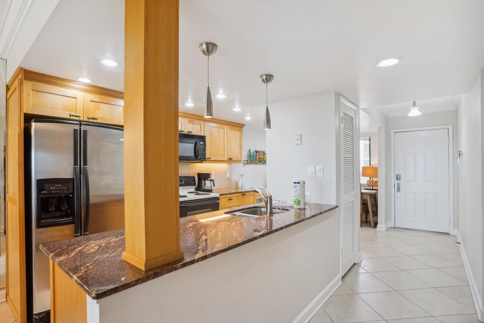 Condo, 1 King Bed (Land's End 7-202 Beach Front) | Private kitchen | Oven, toaster