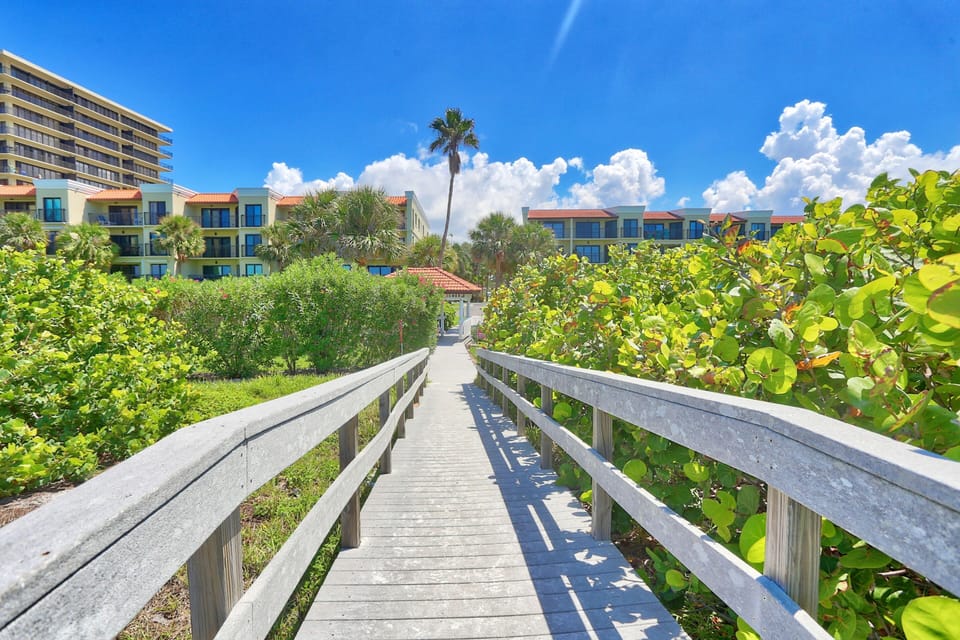 Condo, 1 King Bed (Land's End 7-202 Beach Front) | Property grounds