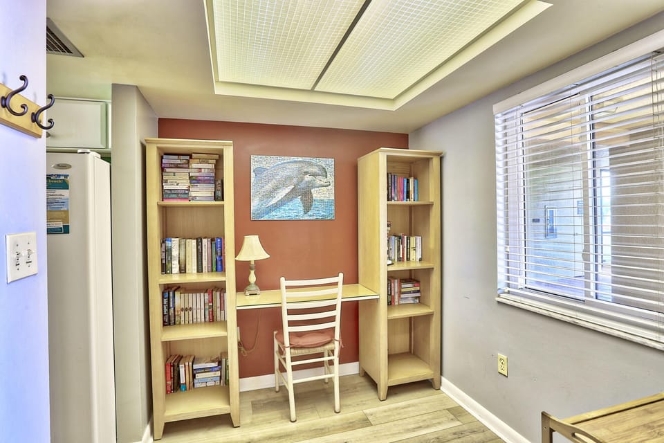 Condo, 1 King Bed with Sofa bed (Land's End 7-204 Beach Front) | Interior