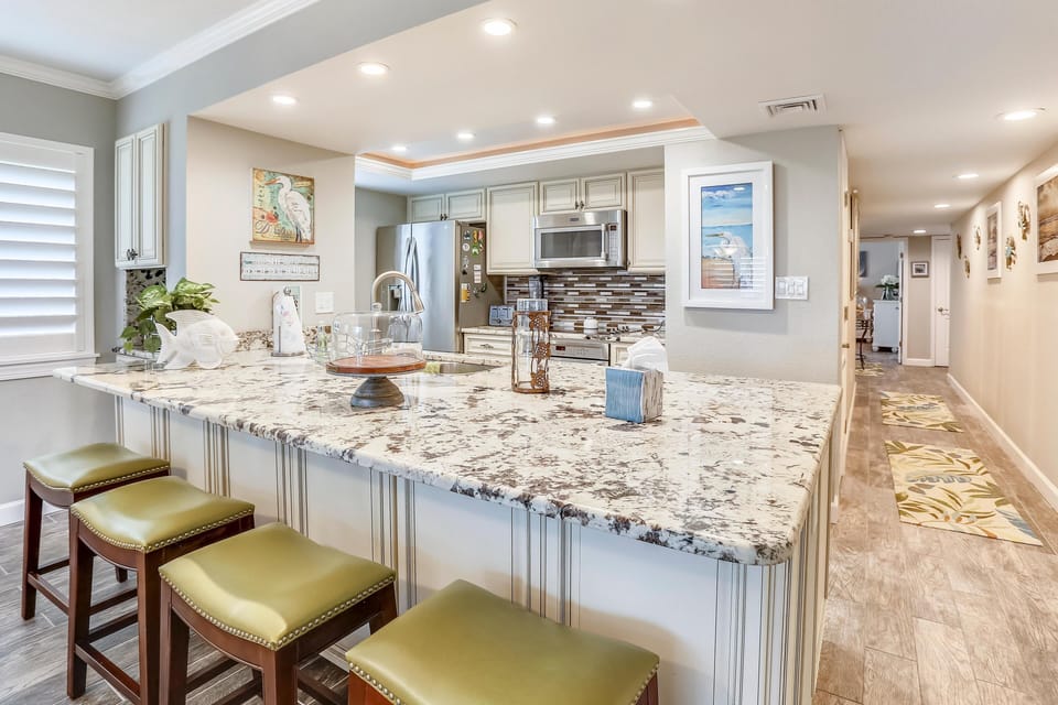 Condo, 1 King Bed with Sofa bed (Land's End 7-306 Beach Front - Premie) | Private kitchen | Oven, toaster