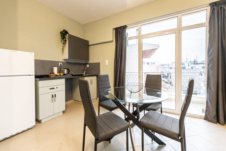 Comfort Apartment | Private kitchen | Espresso maker, coffee/tea maker, cookware/dishes/utensils, freezer