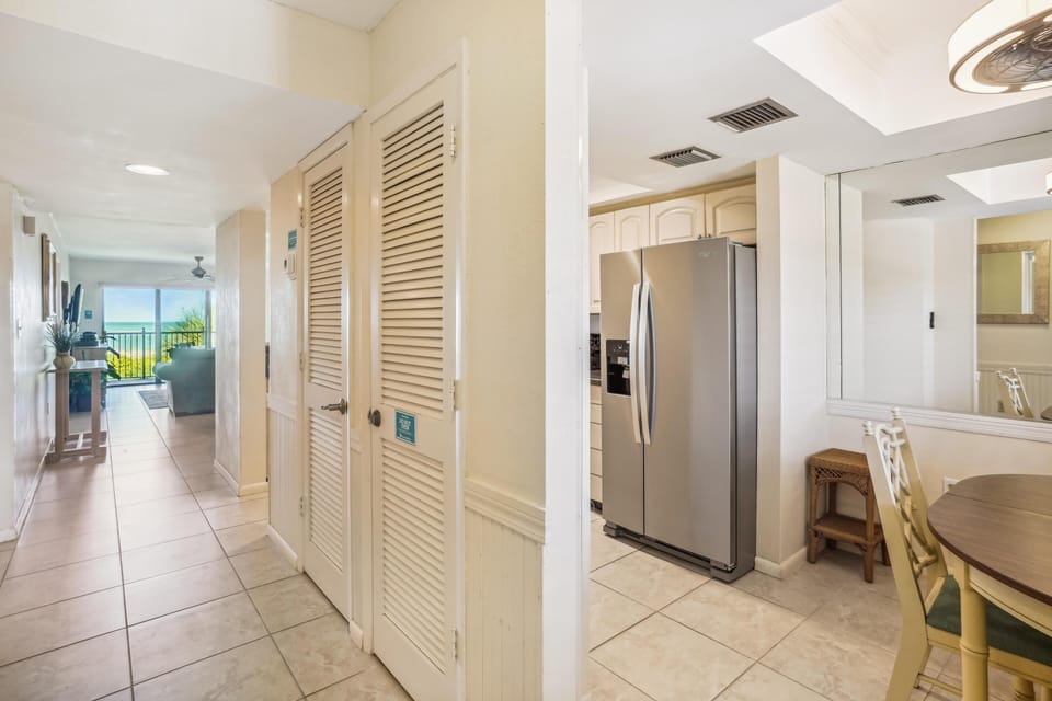 Condo, Multiple Beds (Land's End 8-303 Beach Front) | Interior