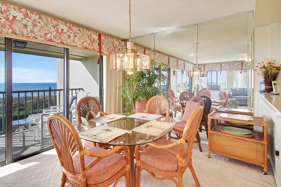 Condo, Multiple Beds (Land's End 8-401 Beach Front) | Dining