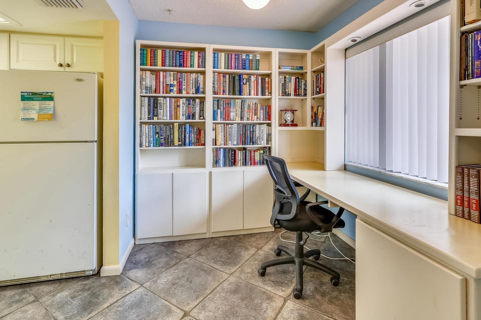 Condo, 1 King Bed (Land's End 9-202 Beach Front) | Interior