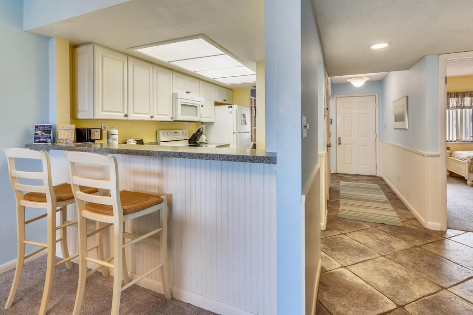Condo, 1 King Bed (Land's End 9-202 Beach Front) | Private kitchen | Oven, toaster