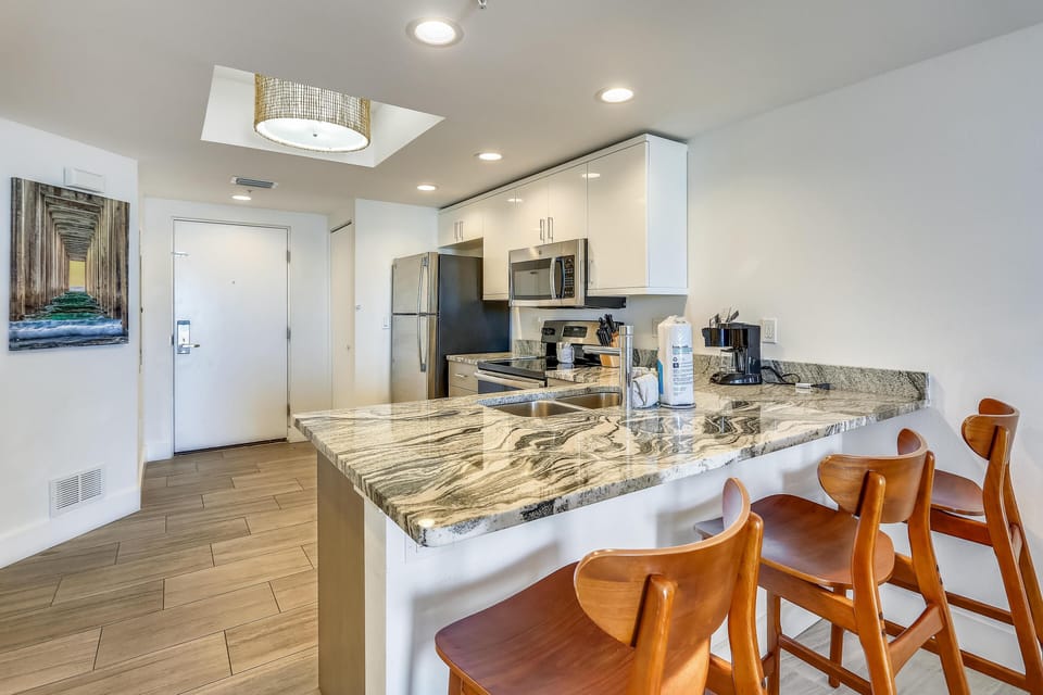 Condo, Multiple Beds (Oceana 202 West) | Private kitchen | Oven, toaster