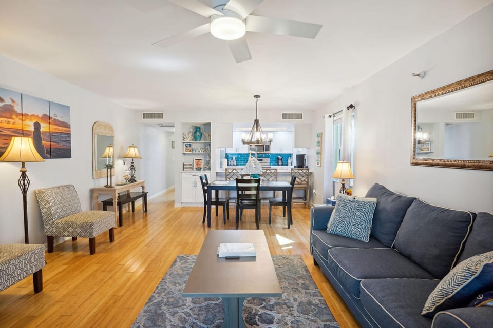House, Multiple Beds (Pelican Pointe 2A) | Living area | TV, fireplace