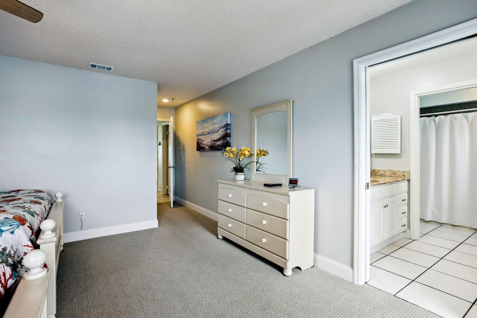 Sea Breeze 401 Apartment in Madeira Beach