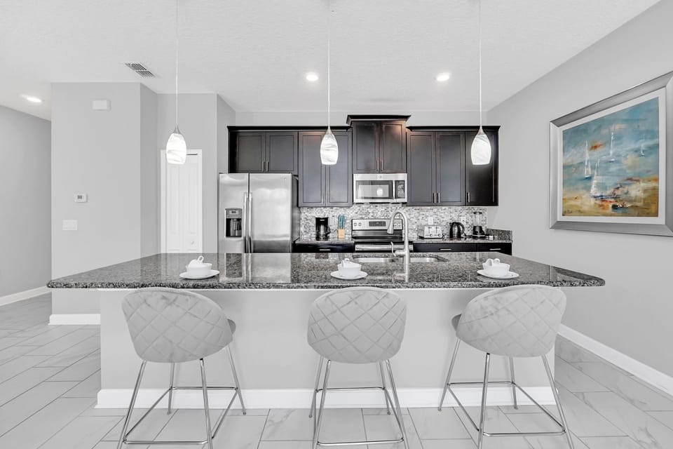 11-web-or-mls-4876-romeo-cir