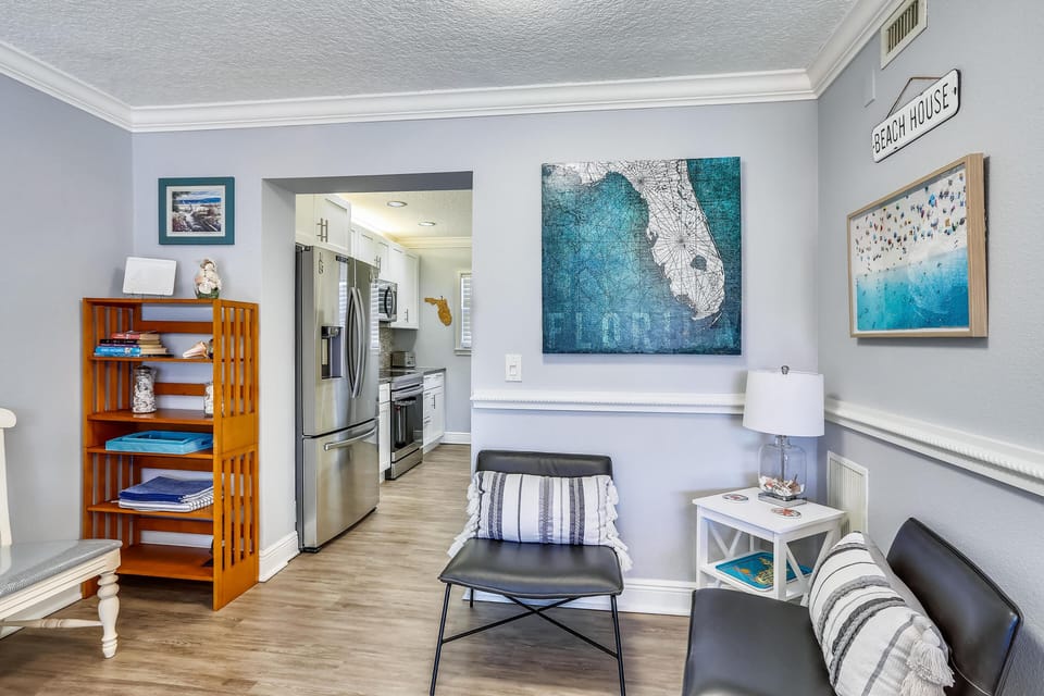 House, Multiple Beds (Sea Shell 14 - Premier) | Living area | TV