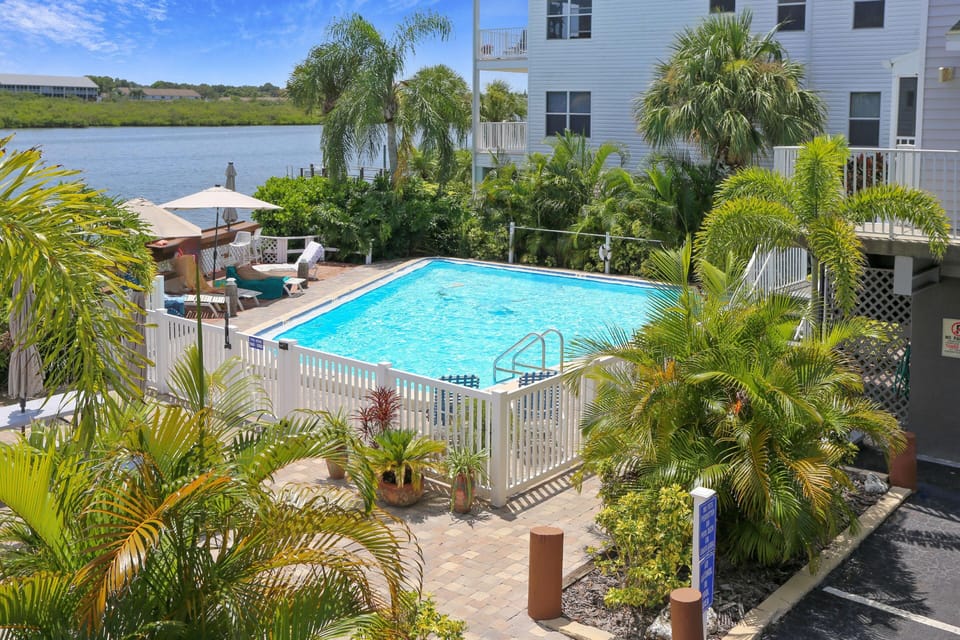 House, Multiple Beds (Sea Shell 24) | Pool