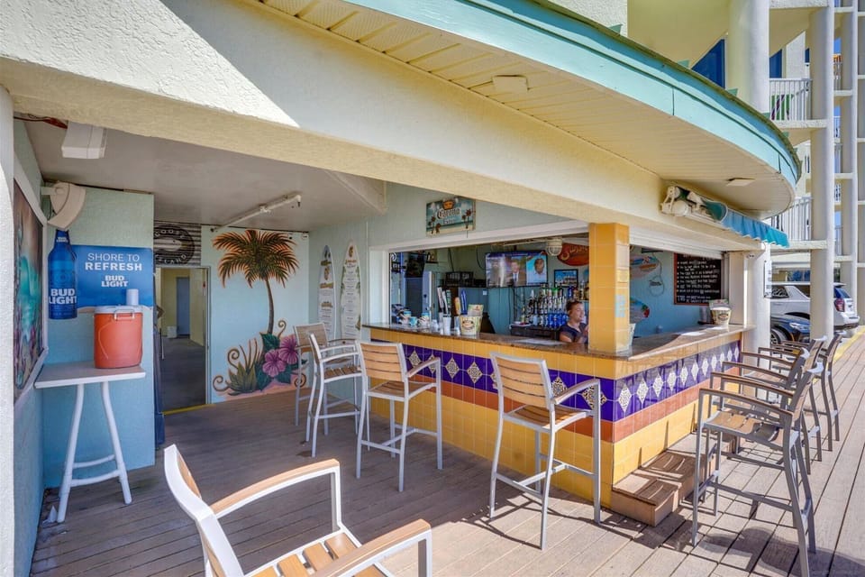 Condo, Multiple Beds (Sunset Vistas 211N) | Bar (on property)
