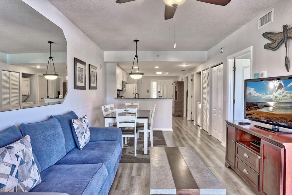 Condo, Multiple Beds (Sunset Vistas 211N) | Living area | TV