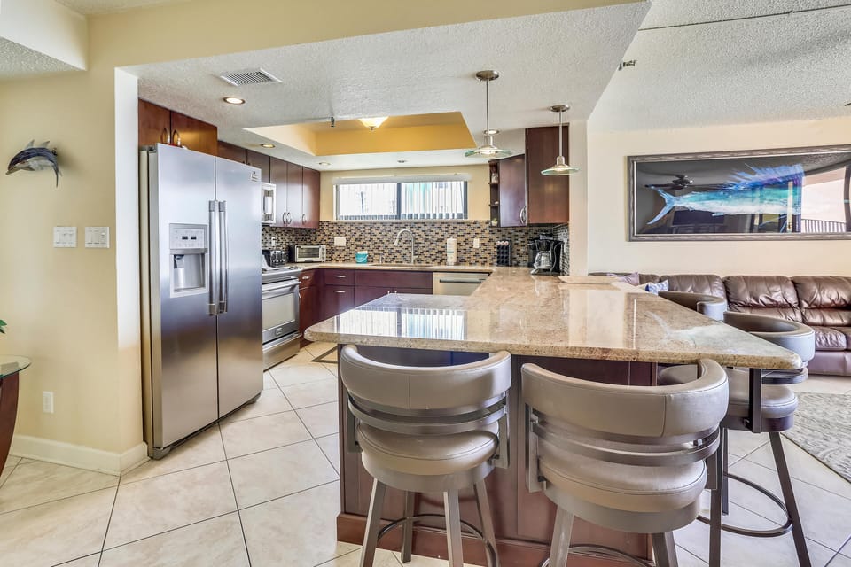 Condo, Multiple Beds (Trillium 1A - Premier) | Private kitchen | Oven, toaster