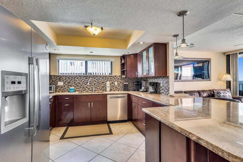 Condo, Multiple Beds (Trillium 1A - Premier) | Private kitchen | Oven, toaster