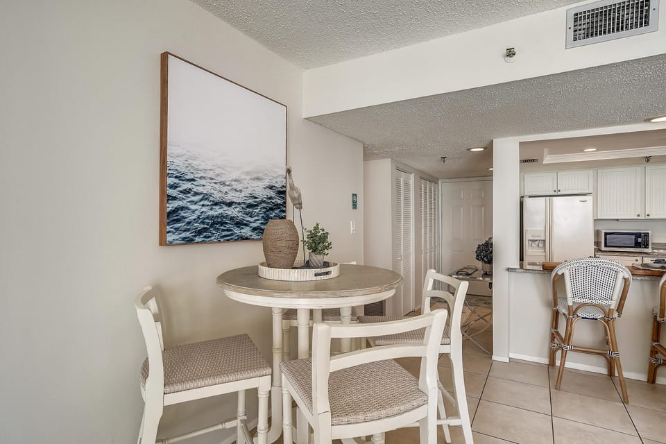 Condo, Multiple Beds (Trillium 1B - Premier) | Dining