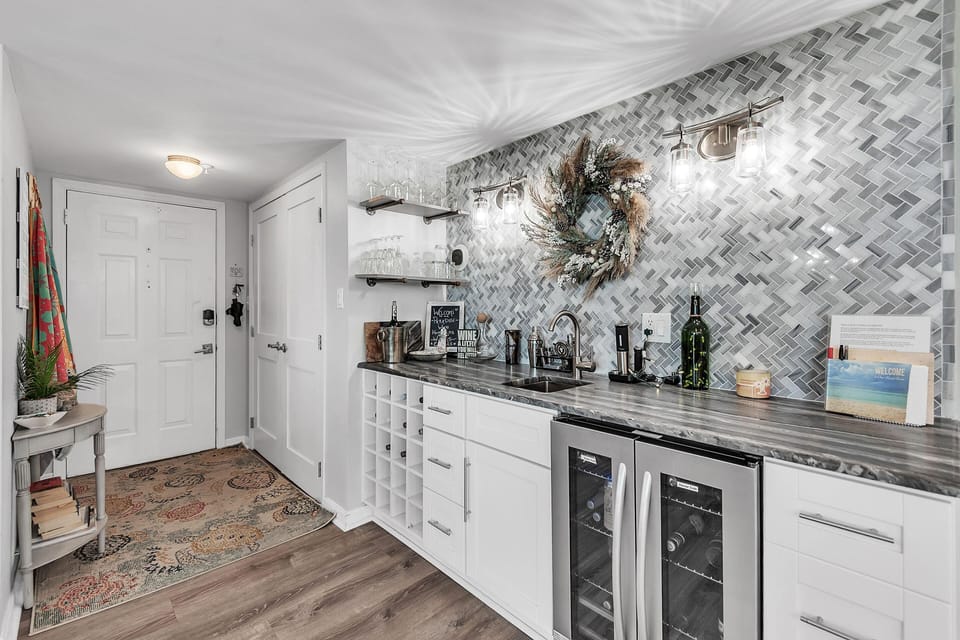 Condo, Multiple Beds (Trillium 3A - Premier) | Private kitchen | Oven, toaster