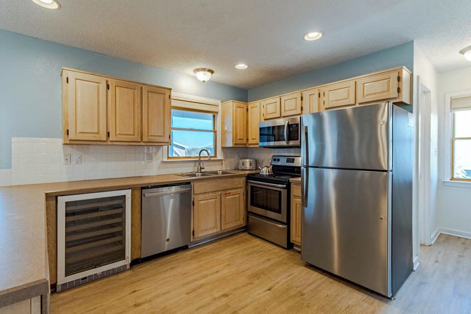 Mid Level Kitchen
