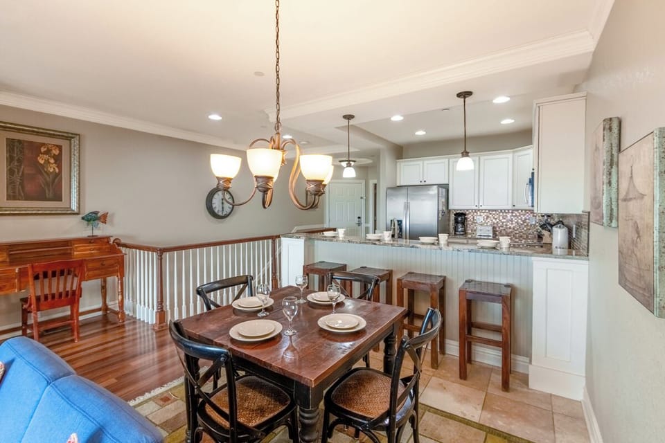 Top Level Dining Area