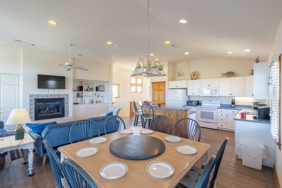 Top Level Dining Area