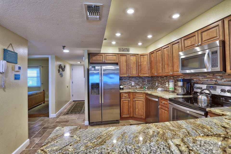 Condo, Multiple Beds (Villa Madeira 404 - Premier) | Private kitchen