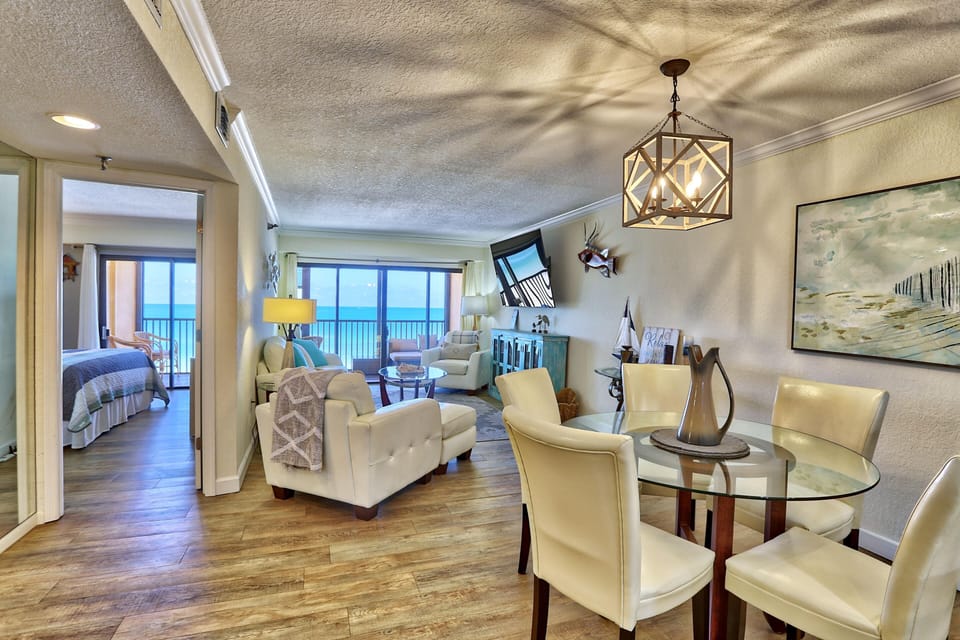Condo, Multiple Beds (Villa Madeira 406) | Dining