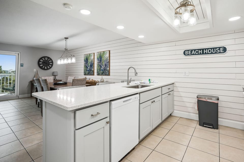 Condo, Multiple Beds (Holiday Villas II 407 Premier) | Private kitchen | Oven, toaster