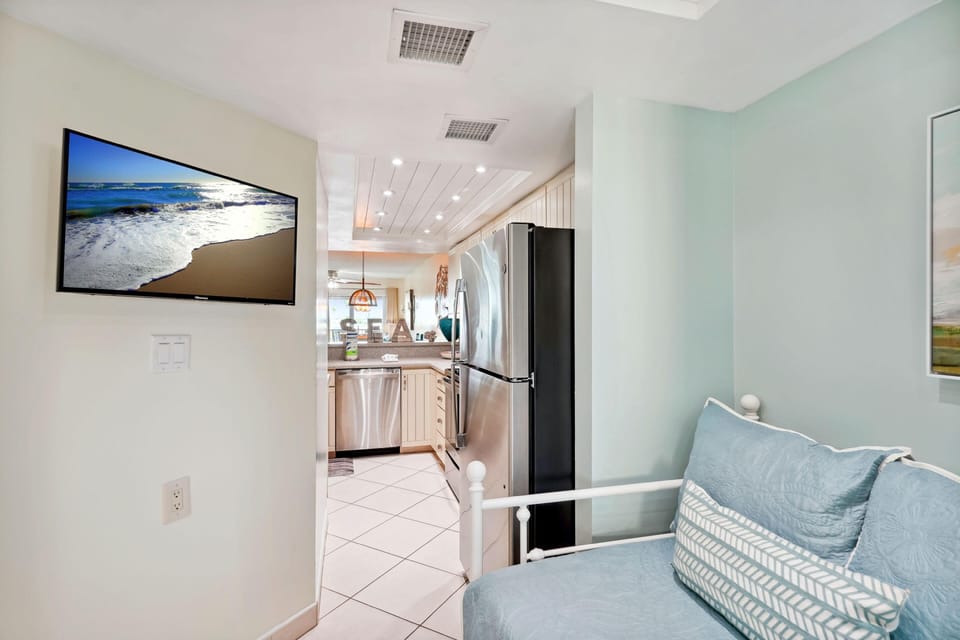 Condo, Multiple Beds (Land's End 3-405 Bay Front - Premier) | Interior