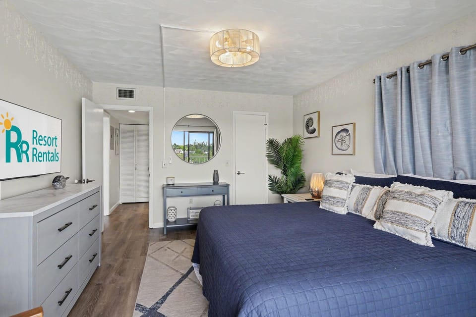 Condo, Multiple Beds (Bayshore Yacht & Tennis 409 - Premier) | 2 bedrooms, WiFi