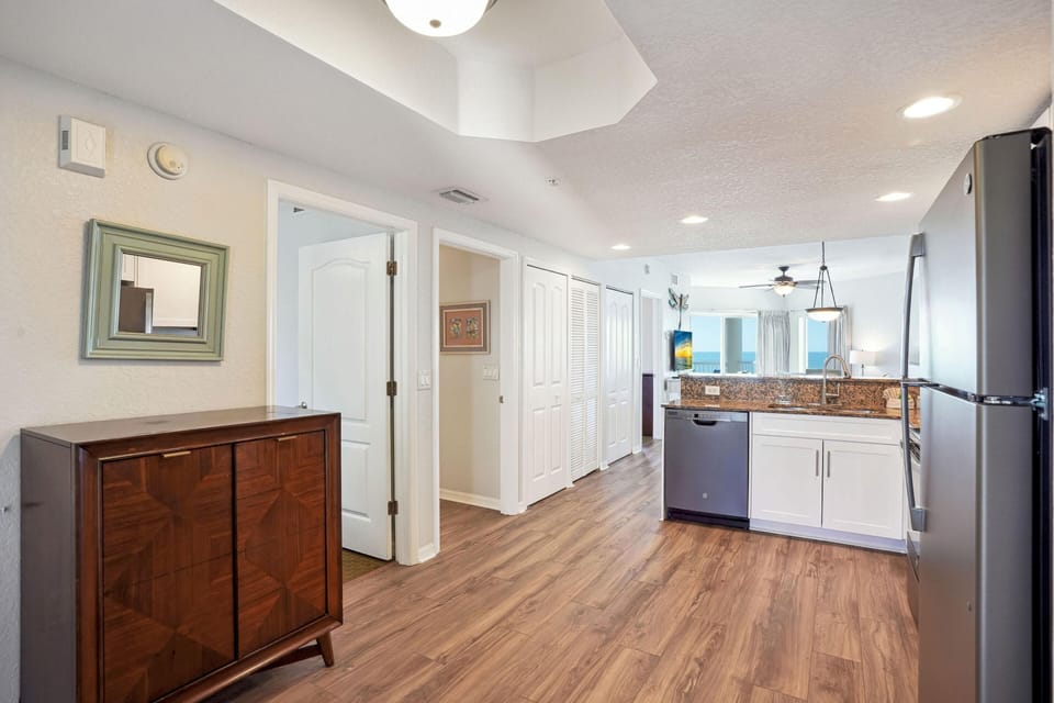 Condo, Multiple Beds (Sunset Vistas 603W) | Private kitchen | Oven, toaster