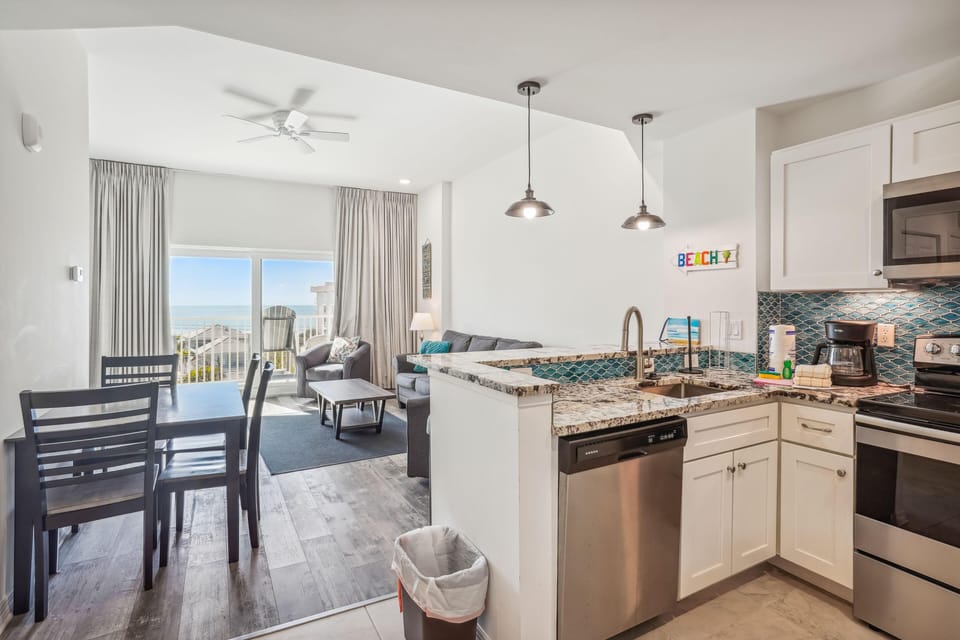 Condo, 1 King Bed with Sofa bed (Madeira Bay Resort I 1502) | Private kitchen | Oven