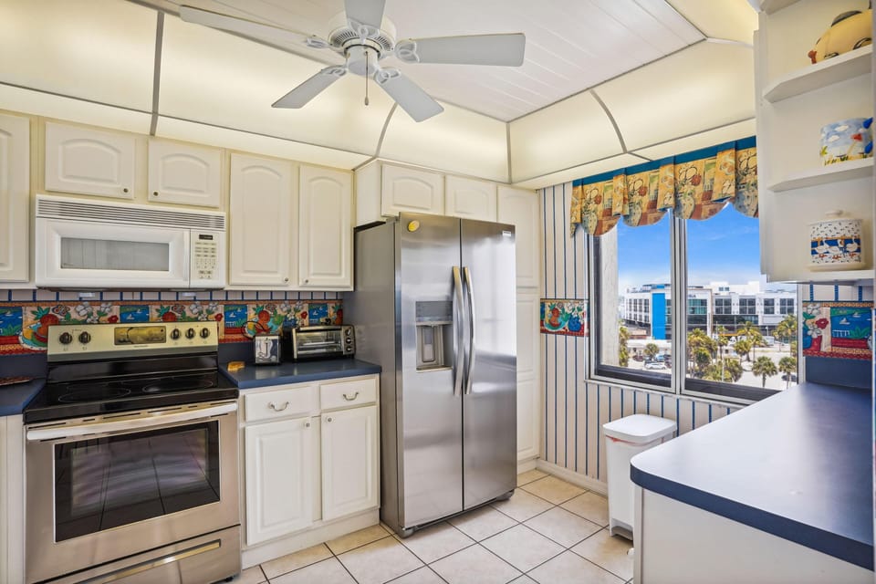 Condo, Multiple Beds (Ocean Sands 1-708) | Private kitchen | Oven, toaster