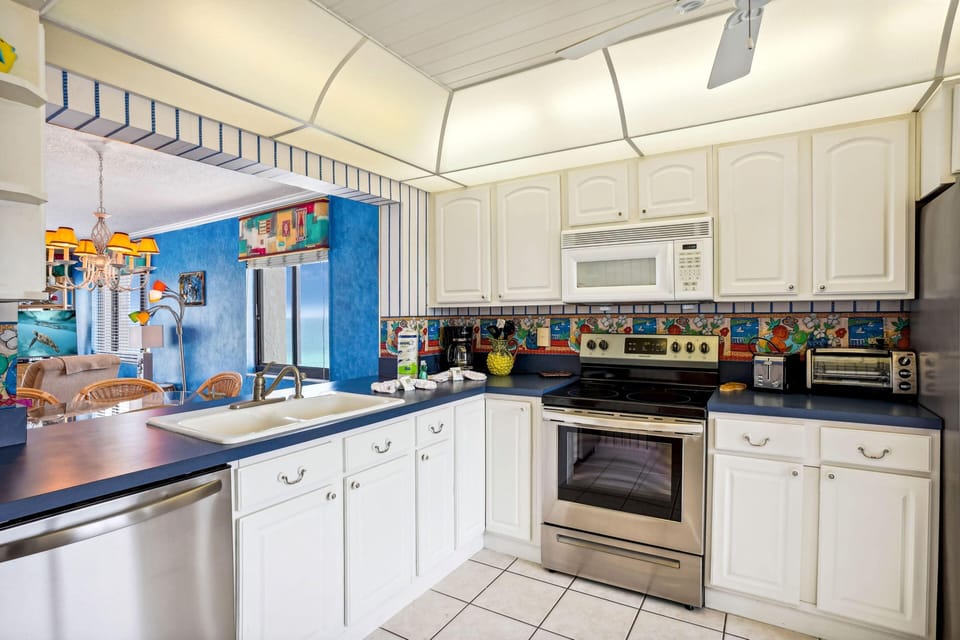 Condo, Multiple Beds (Ocean Sands 1-708) | Private kitchen | Oven, toaster